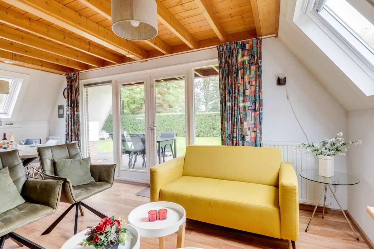 Kleine Zanglijster I Prachtig Huisje Nabij Bosrand Zwiggelte Eksteriør billede