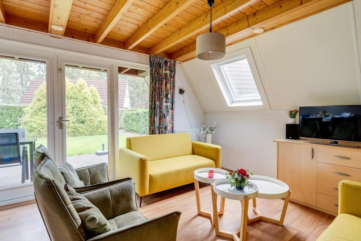 Kleine Zanglijster I Prachtig Huisje Nabij Bosrand Zwiggelte Eksteriør billede