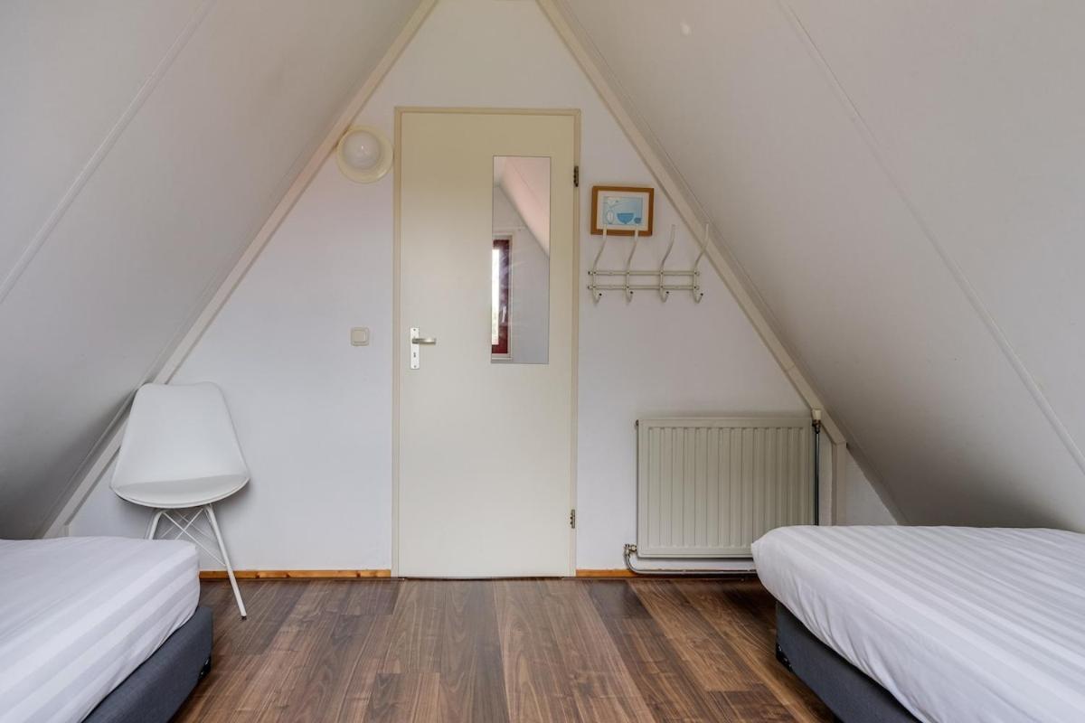 Kleine Zanglijster I Prachtig Huisje Nabij Bosrand Zwiggelte Eksteriør billede