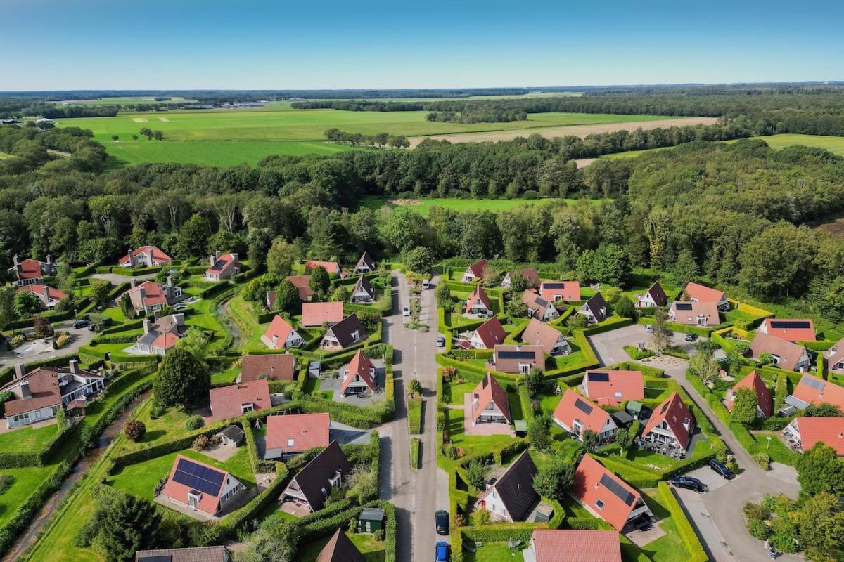 Kleine Zanglijster I Prachtig Huisje Nabij Bosrand Zwiggelte Eksteriør billede